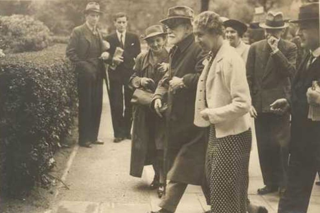 Sigmund Freud is visiting London in 1938