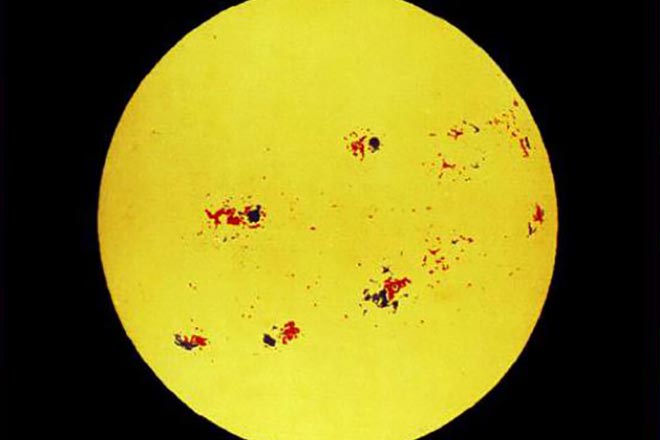 Galileo Galilei discovered sunspots