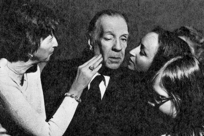 Jorge Luis Borges with his fans