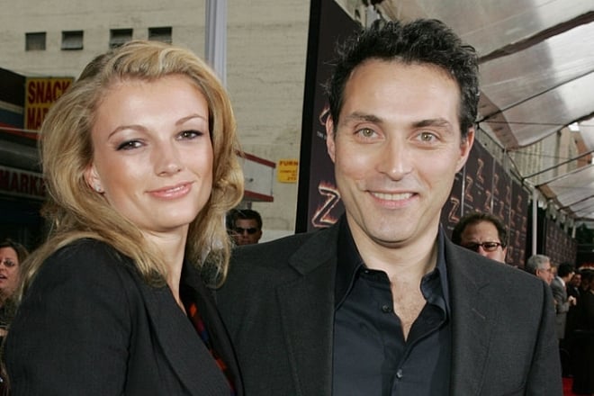 Amy Gardner and Rufus Sewell