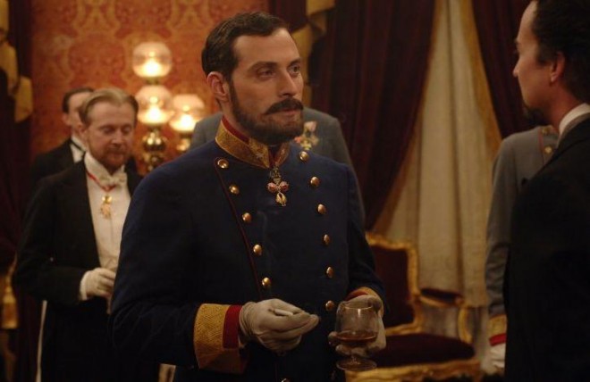 Rufus Sewell in the movie The Illusionist