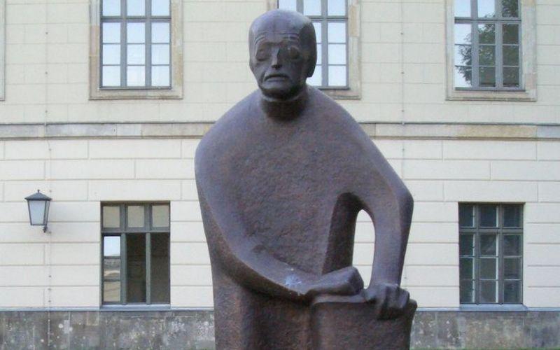 The monument to Max Planck