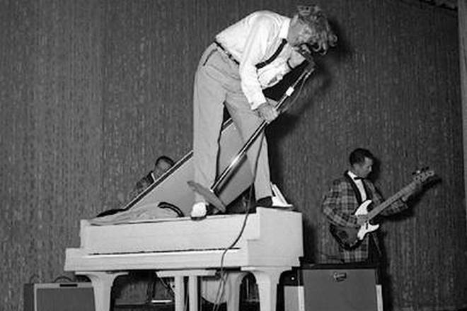 Jerry Lee Lewis on the stage