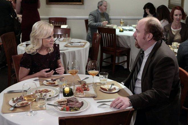 Amy Poehler and Louis C.K. in the sitcom Parks and Recreation