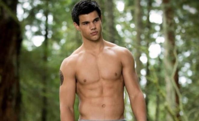 Taylor Lautner gained muscle mass for the saga 