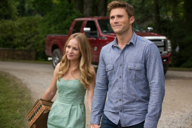 Britt Robertson and Scott Eastwood in the movie The Longest Ride