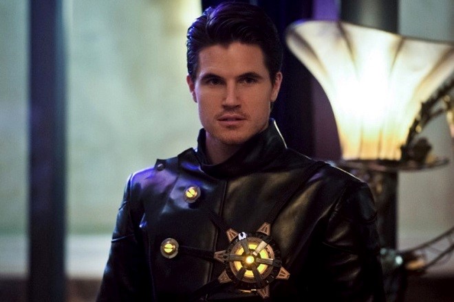 Robbie Amell in the TV series The Flash