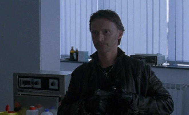 Robert Carlyle in the series The Last Enemy