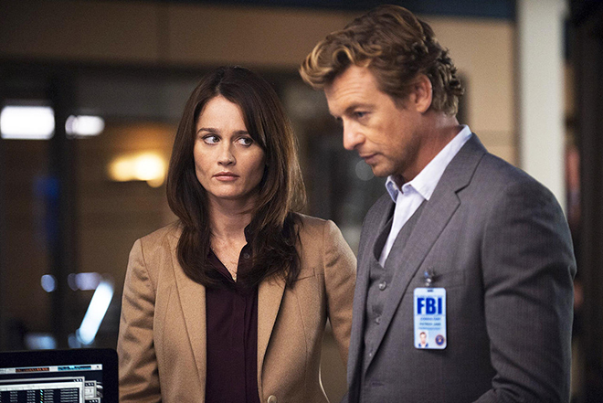Simon Baker and Robin Tunney in the TV series The Mentalist