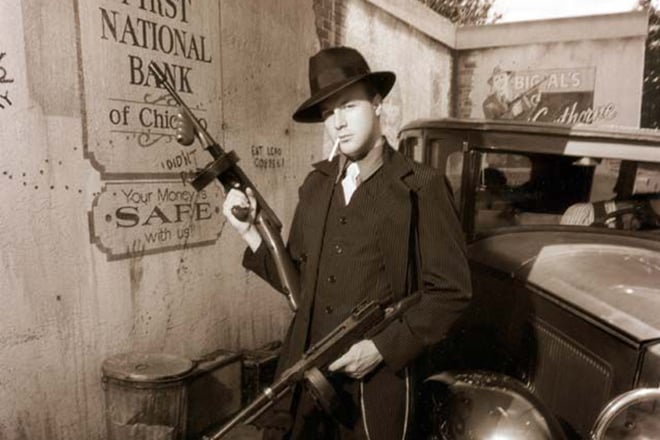 Capone equipped his people with machine rifles | OutGun
