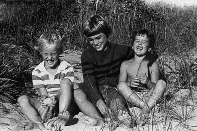 The brothers Owen, Andrew and Luke Wilson in the childhood