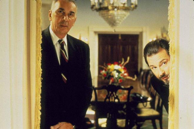 Frank Langella and Kevin Dunn in the film Dave