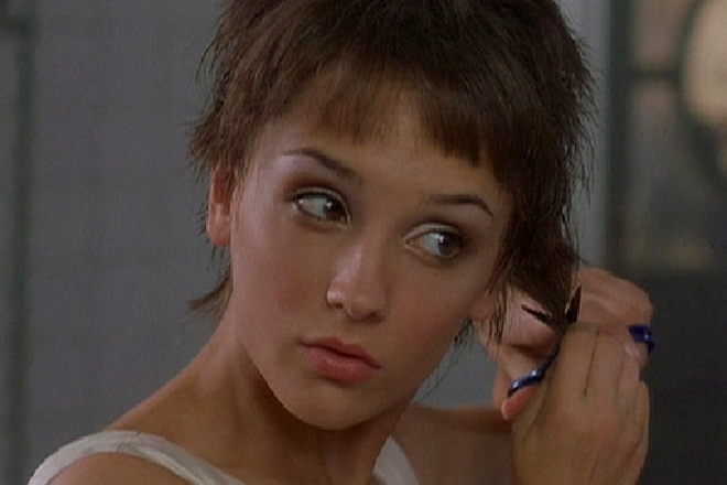 Rachael Leigh Cook in the film Blow Dry