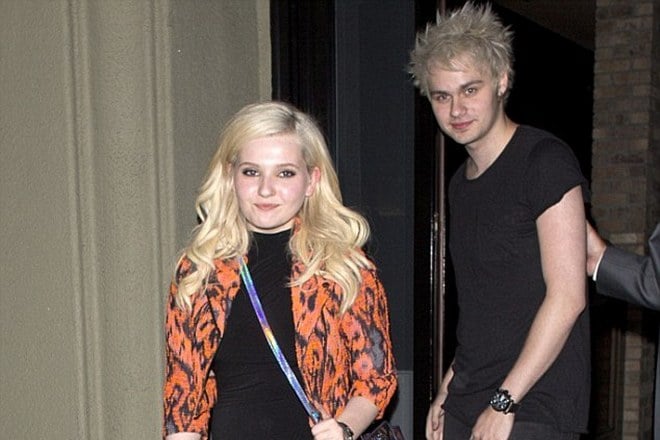 Abigail Breslin and Michael Clifford