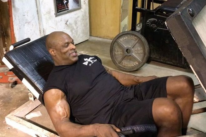 Ronnie Coleman is training
