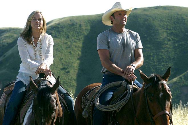 Maria Bello and Tim McGraw in Flicka