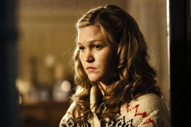 Actress Julia Stiles in the movie The Cry of the Owl