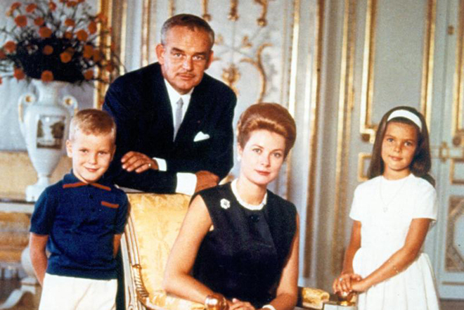 Grace Kelly with her husband and children