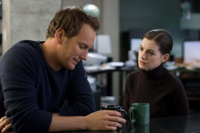 Patrick Wilson and Anne Hathaway in the movie Passengers