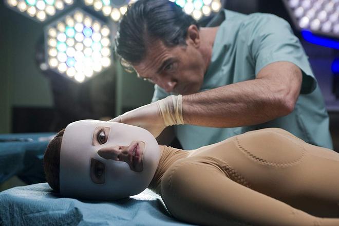 Antonio Banderas and Elena Anaya in the movie The Skin I Live In