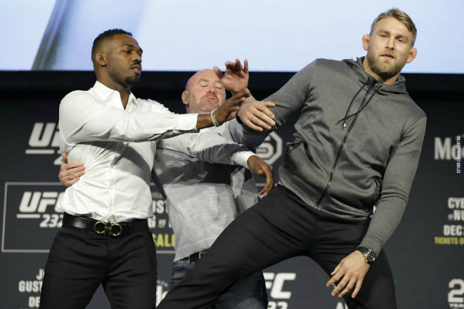 Jon Jones and Alexander Gustafsson at the press conference in 2018