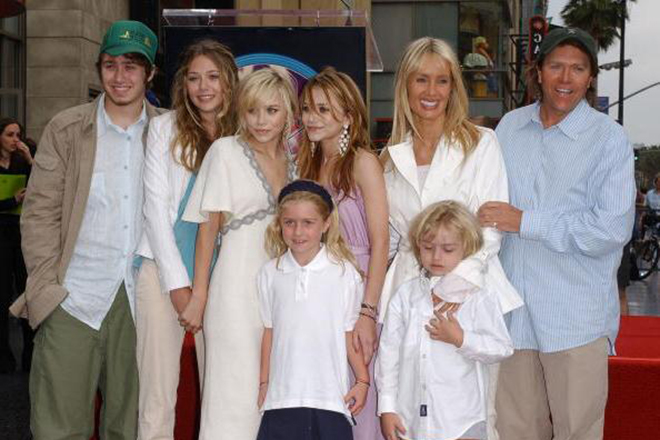Ashley Olsen with her family