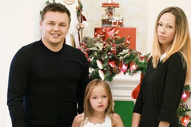 Kristina Pimenova with her parents