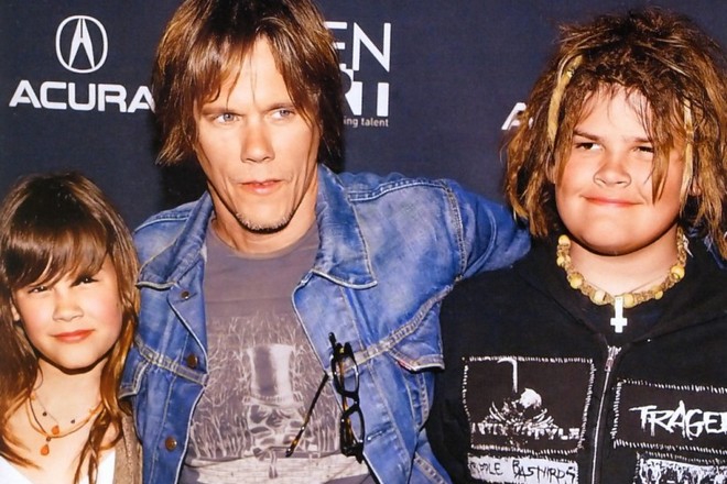 Kevin Bacon with his children