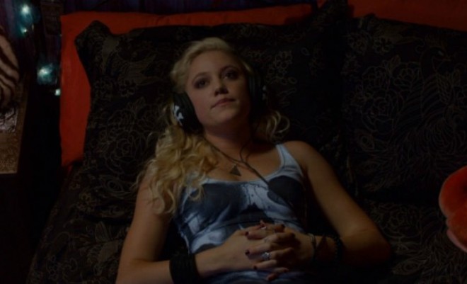 Maika Monroe in the movie The Guest