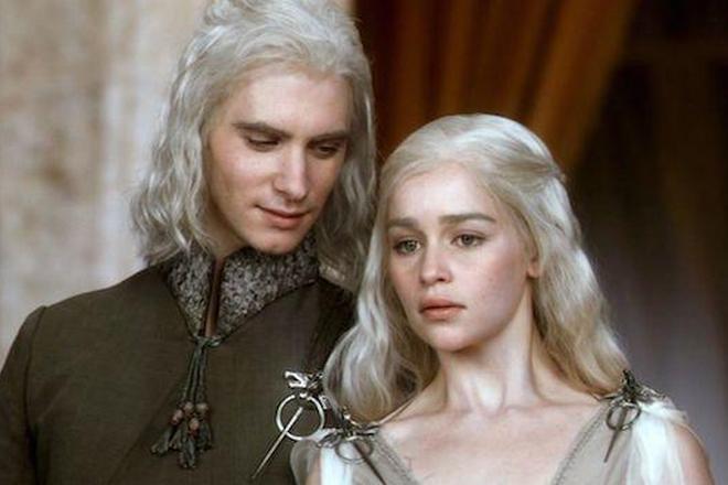Harry Lloyd and Emilia Clarke in Game of Thrones