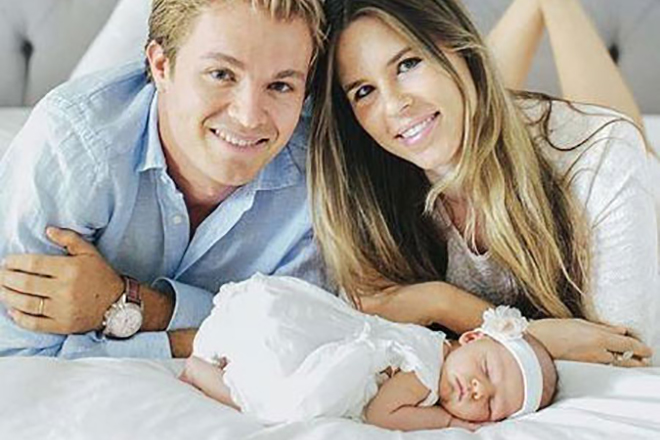 Photo Nico Rosberg with his wife and daughter
