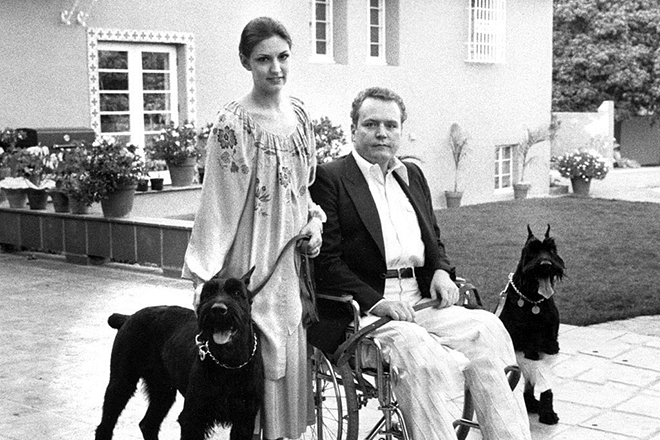 Larry Flynt and his wife, Althea