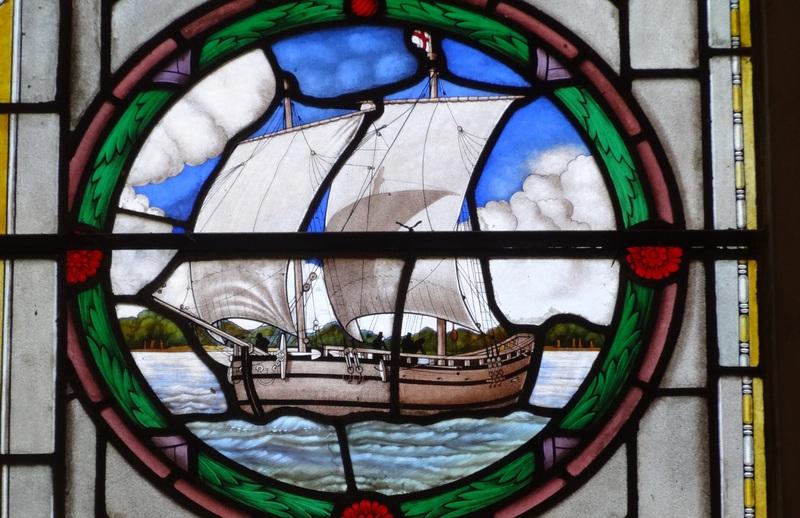 Image of "Discovery" on a stained-glass window / Jonathan Cardy, Wikipedia