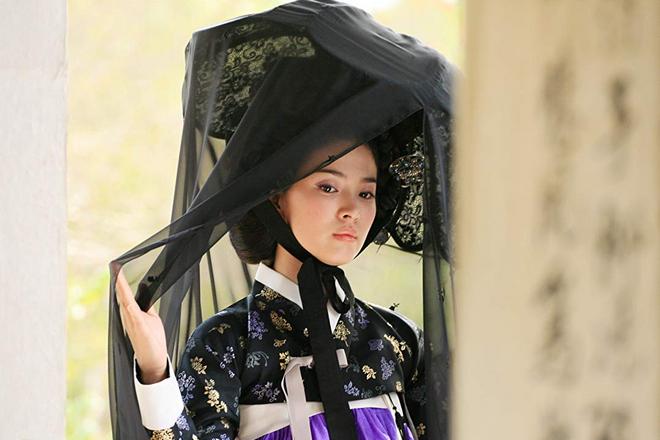 Song Hye-kyo in the movie Hwang Jin Yi