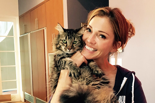 Tricia Helfer loves cats