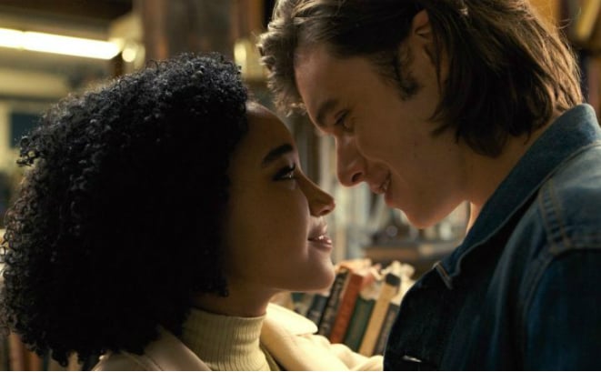 Amandla Stenberg and Nick Robinson in the movie Everything, Everything