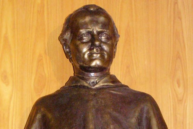 Gregor Mendel’s portrait sculpture
