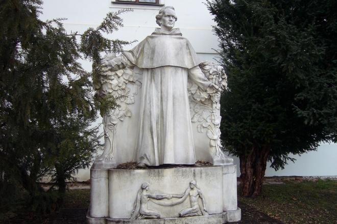 Gregor Mendel’s monument