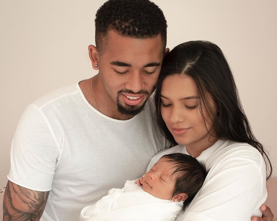 Gabriel Jesus with Raiane Lima and their daughter