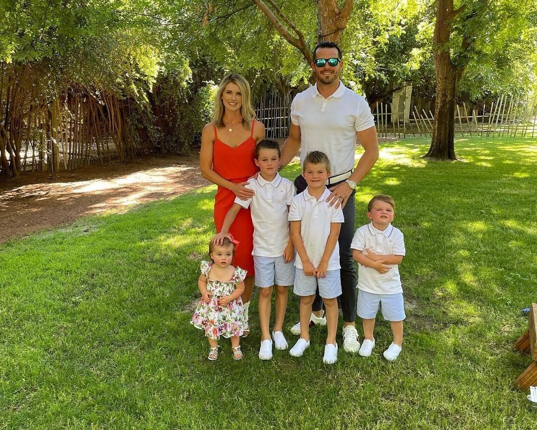 Derek Carr with his family