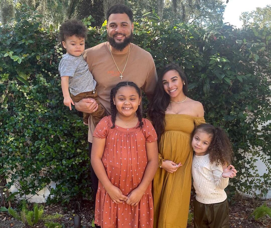 Mike Evans with his family