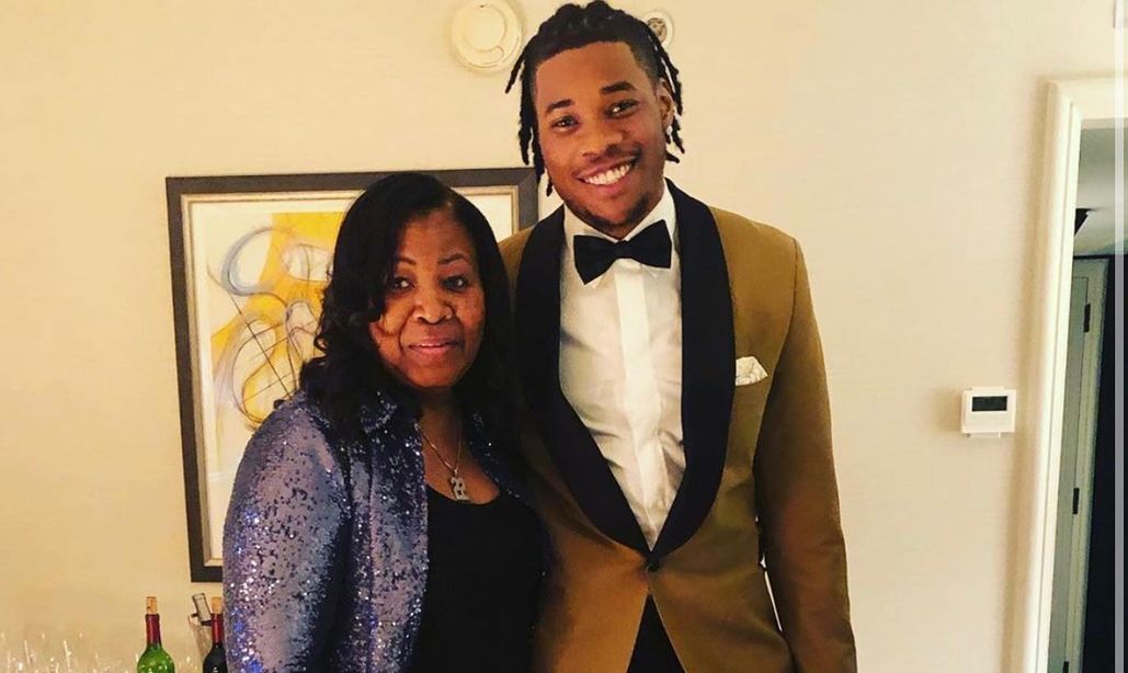 Richaun Holmes with his mother