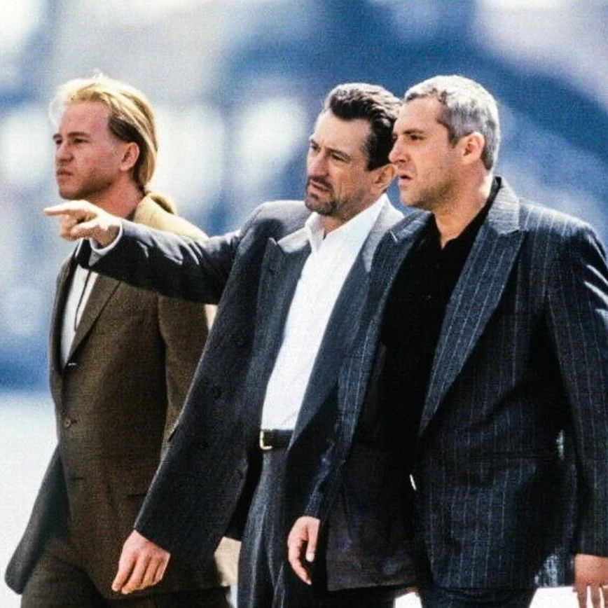 Tom Sizemore with Robert De Niro and Val Kilmer in "Heat" (1995)