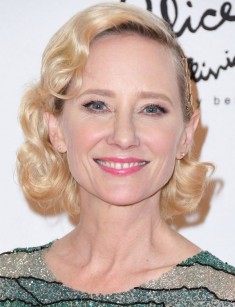 Anne Heche - biography, photo, age, height, personal life, news,  filmography 2023