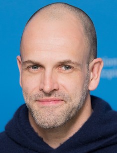Johnny Lee Miller - biography, photo, age, height, personal life, news,  filmography 2023
