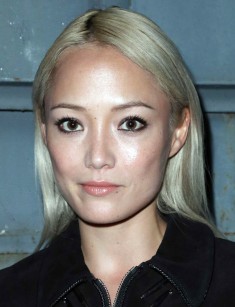 Indirekte befolkning deres Pom Klementieff - biography, photos, age, height, personal life, news,  movies 2022