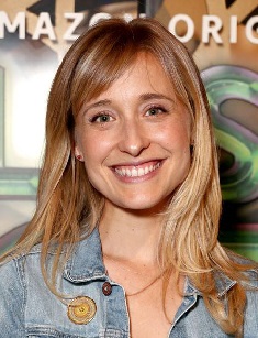 Allison Mack biography, photo, facts, age, personal life, net worth ...