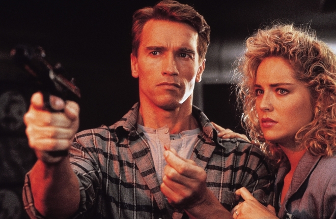 Arnold Schwarzenegger and Sharon Stone in the movie "Total Recall"