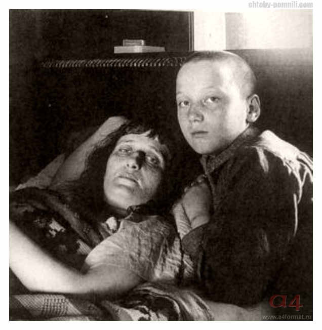 Anna Akhmatova with her son