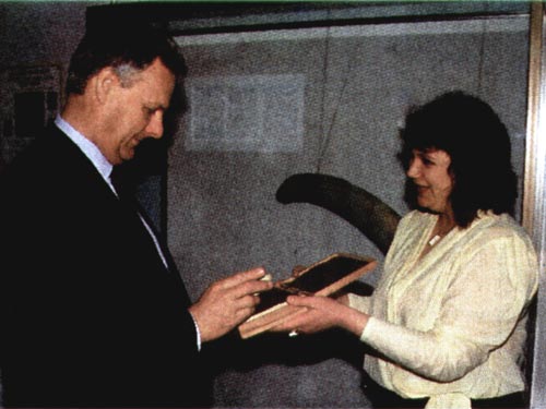 Anatoly Sobchak receives the gift